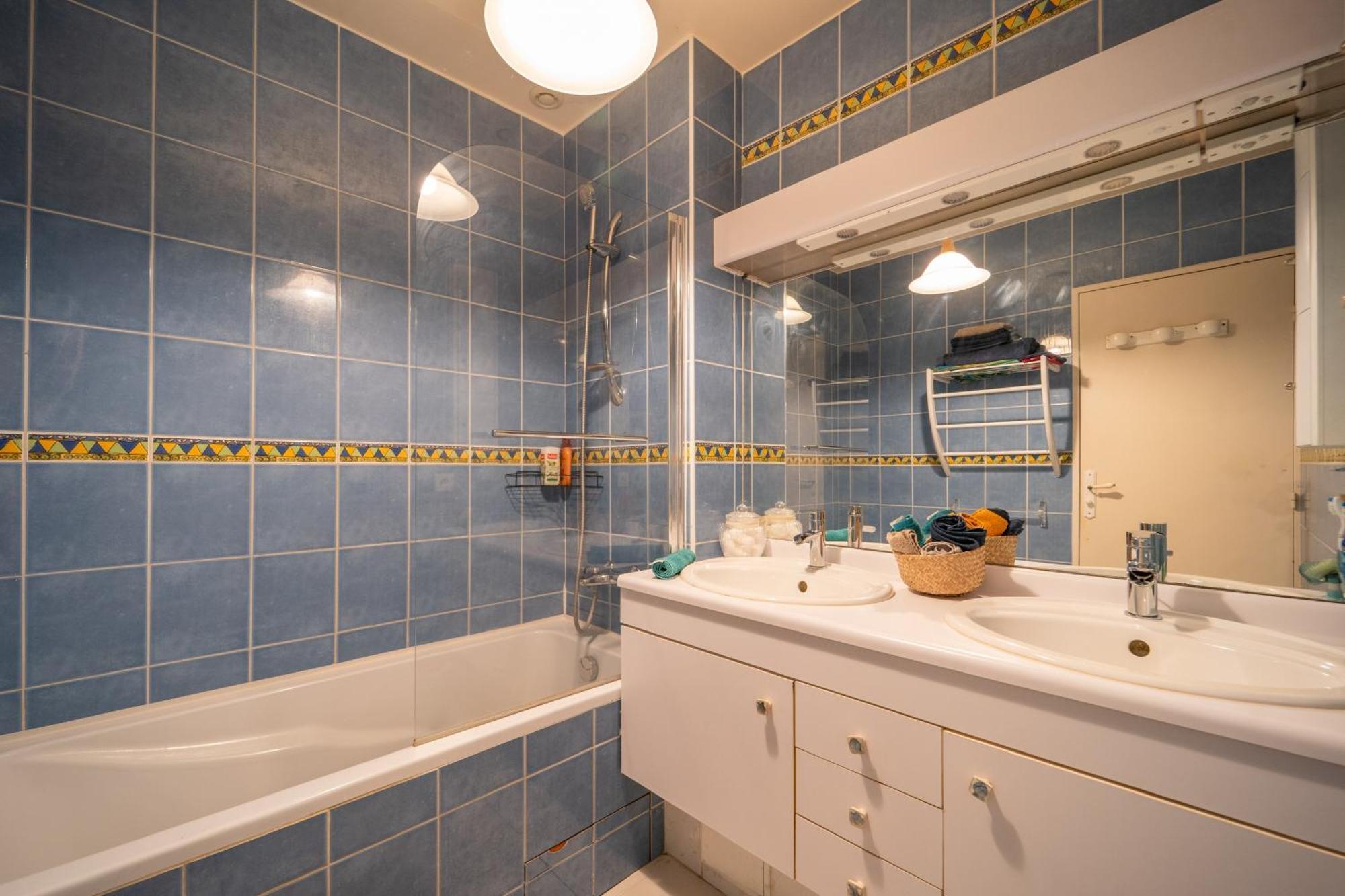 Ferienwohnung Les Volets Bleus Rungis Exterior foto